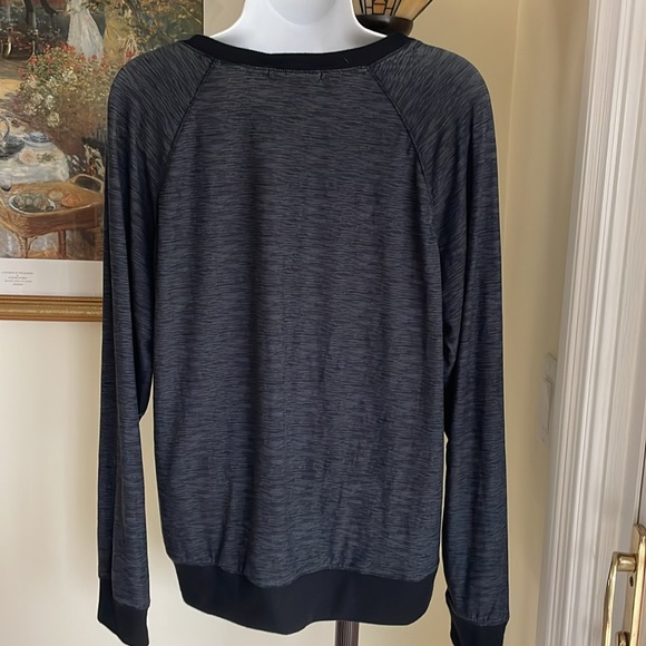 UGLY? DEREK HEART CHRISTMAS/HOLIDAY TOP FEATURING DACHSHUND Excellent Cond! Sz M - Picture 5 of 10